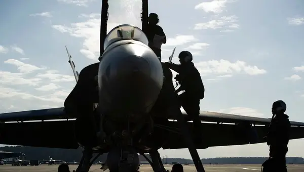 New Retention Program Means Some Reserve Navy Aviators Could Earn Up to $280,000 in Bonuses