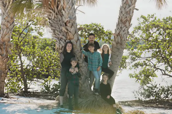 What Is a Geo Bachelor? Its Meaning & How to Prepare for the Lifestyle