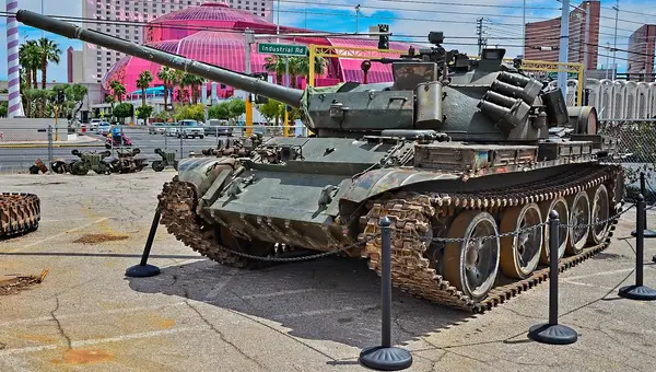 25+ Things to Do Near Nellis AFB in Las Vegas