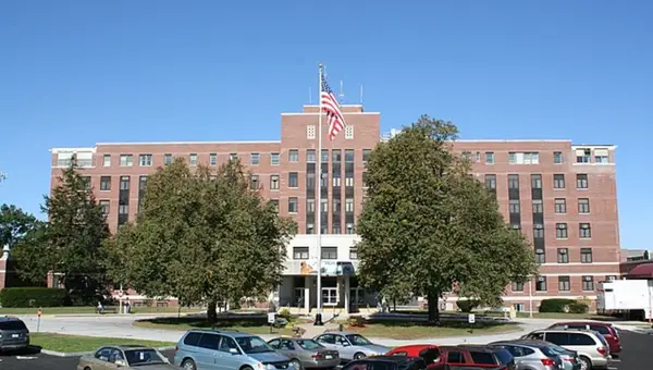 Trump's VA Order Enhances Veteran Healthcare & Housing