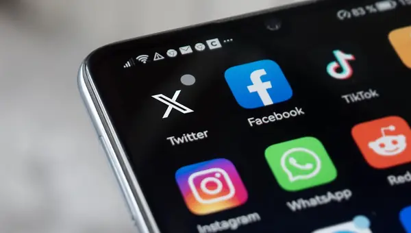 Army Leadership Centralizes Social Media Accounts in Sweeping New Directive