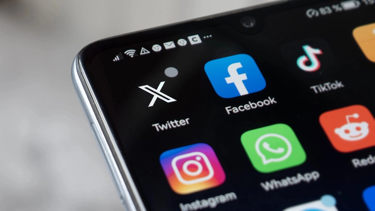 Close-up of Social Media icons on a phone.