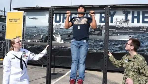 Navy's Virtual Reality Experience visits Rockport-Fulton High School