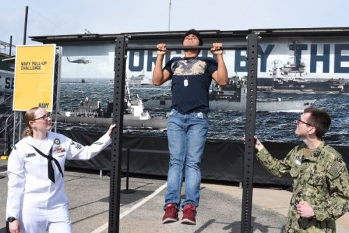 Navy's Virtual Reality Experience visits Rockport-Fulton High School