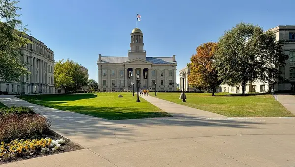 Iowa Bill Could Provide Free College Tuition for Severely Disabled Veterans