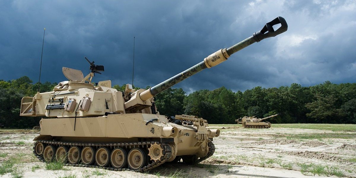 Self-Propelled Howitzer Tanks Could Soon Feature Robotic Arms