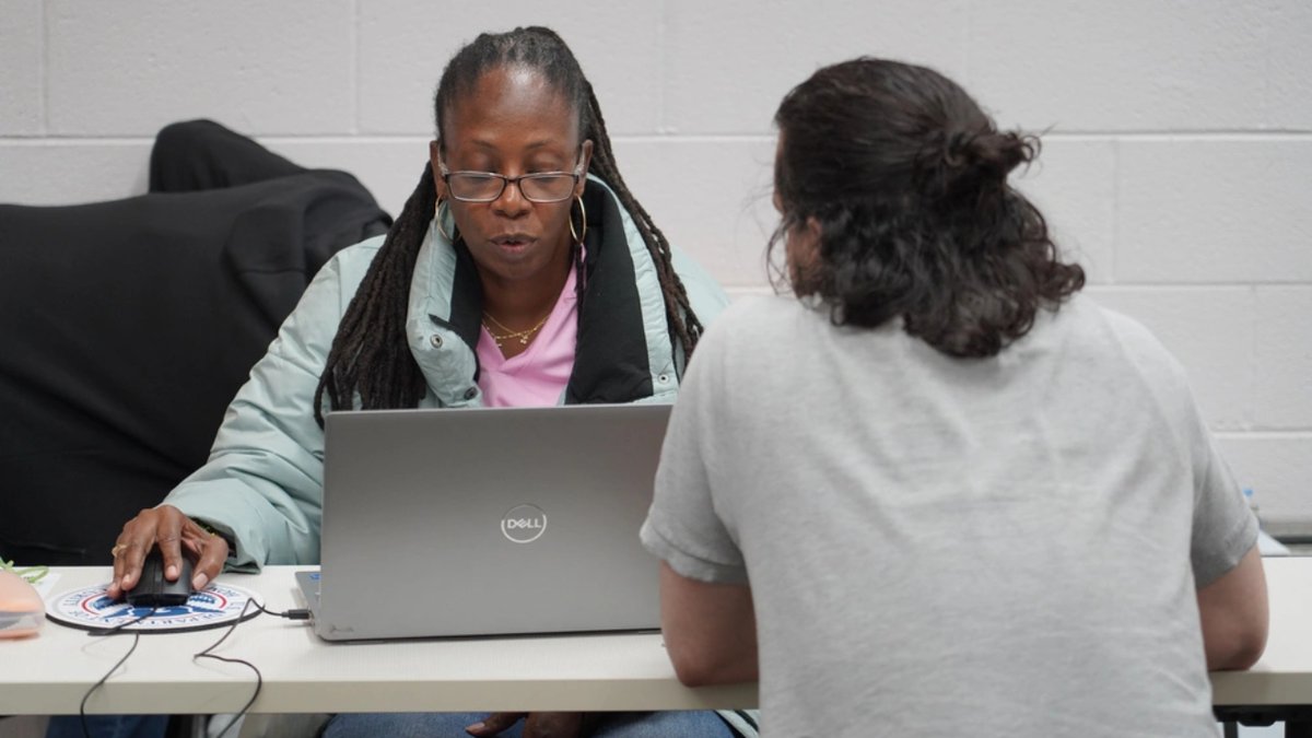 A veteran gets assistance with navigating the VA loan appraisal process.