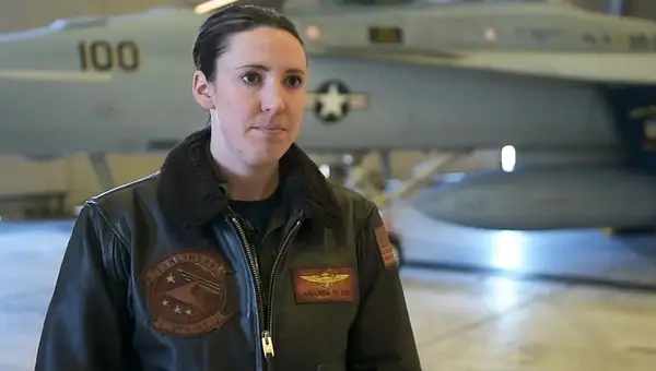 Meet Amanda Lee: The First Female Blue Angels F/A-18E/F Pilot