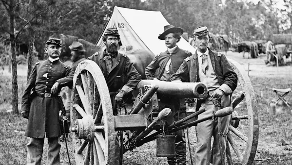 Iconic Civil War Photos: Stories of Bravery and Struggle
