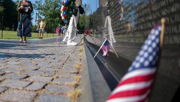 The Maya Lin Vietnam Memorial Design Overcame Many Obstacles