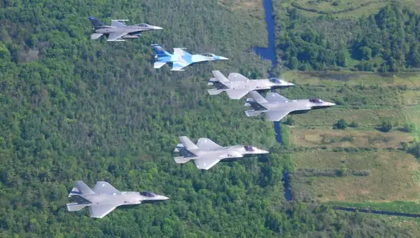 19 Retired USAF Generals Advocate for F-35, E-7 Programs