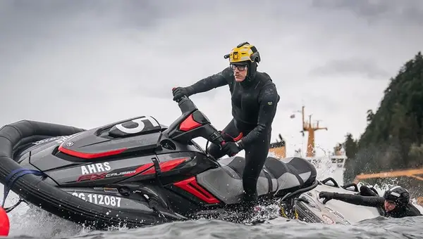 Coast Guard Upgrades Its Capabilities (and Cool) by Operating Jet Skis