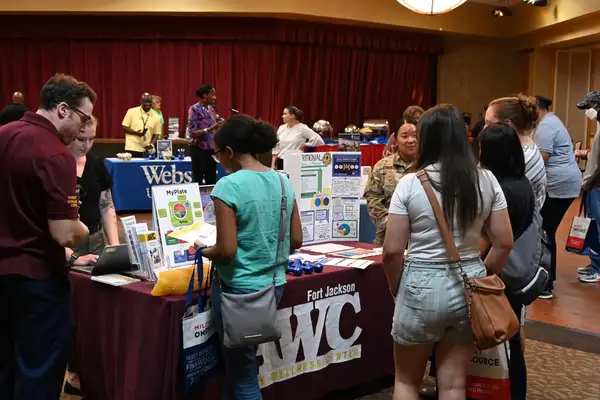 A Bill in Congress Could Give Employers a Tax Credit to Hire Military Spouses