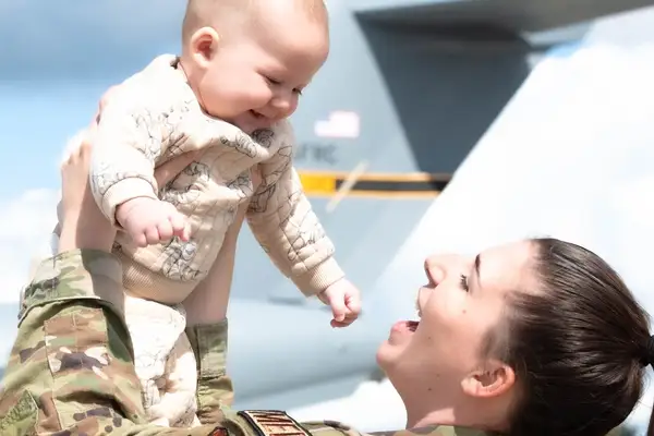 Pilot Program Reimburses Cost of Flying Family in to Watch Kids During a PCS
