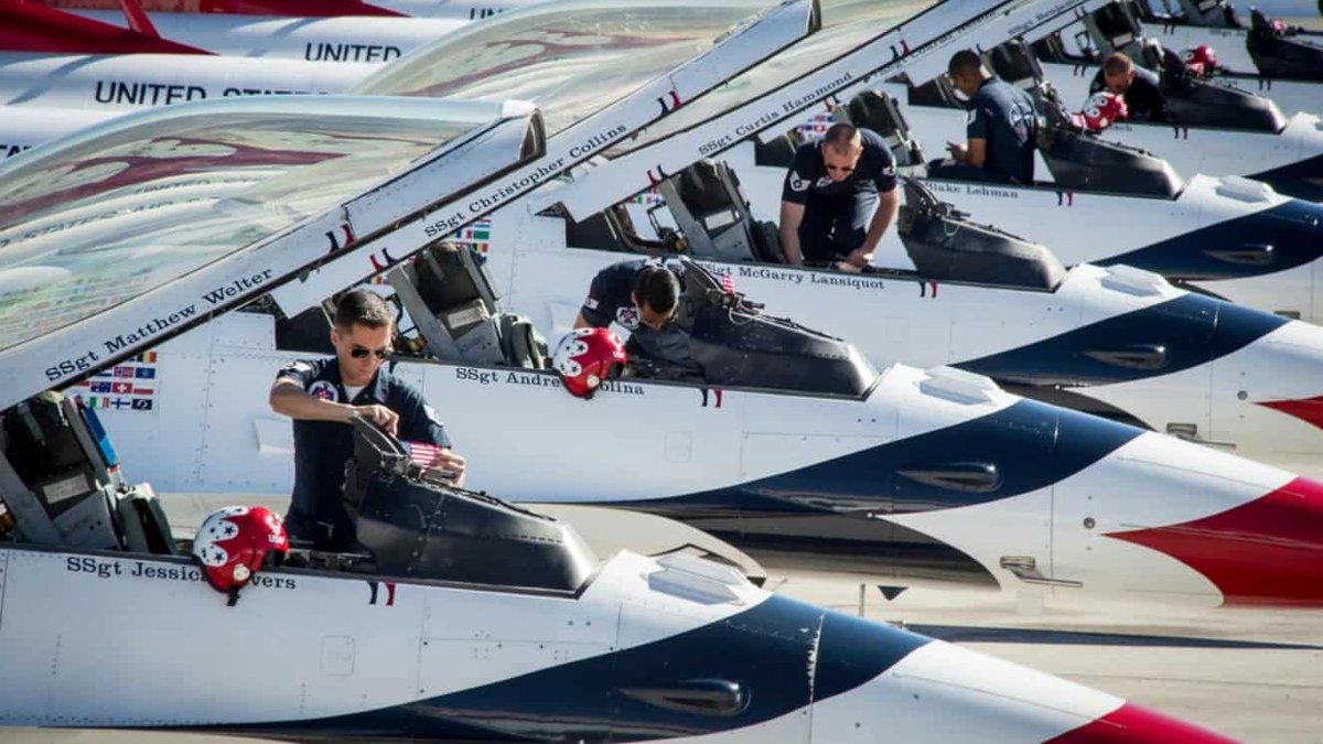 Super Bowl Flyover Navy Tradition Pumps Up Sports Fans