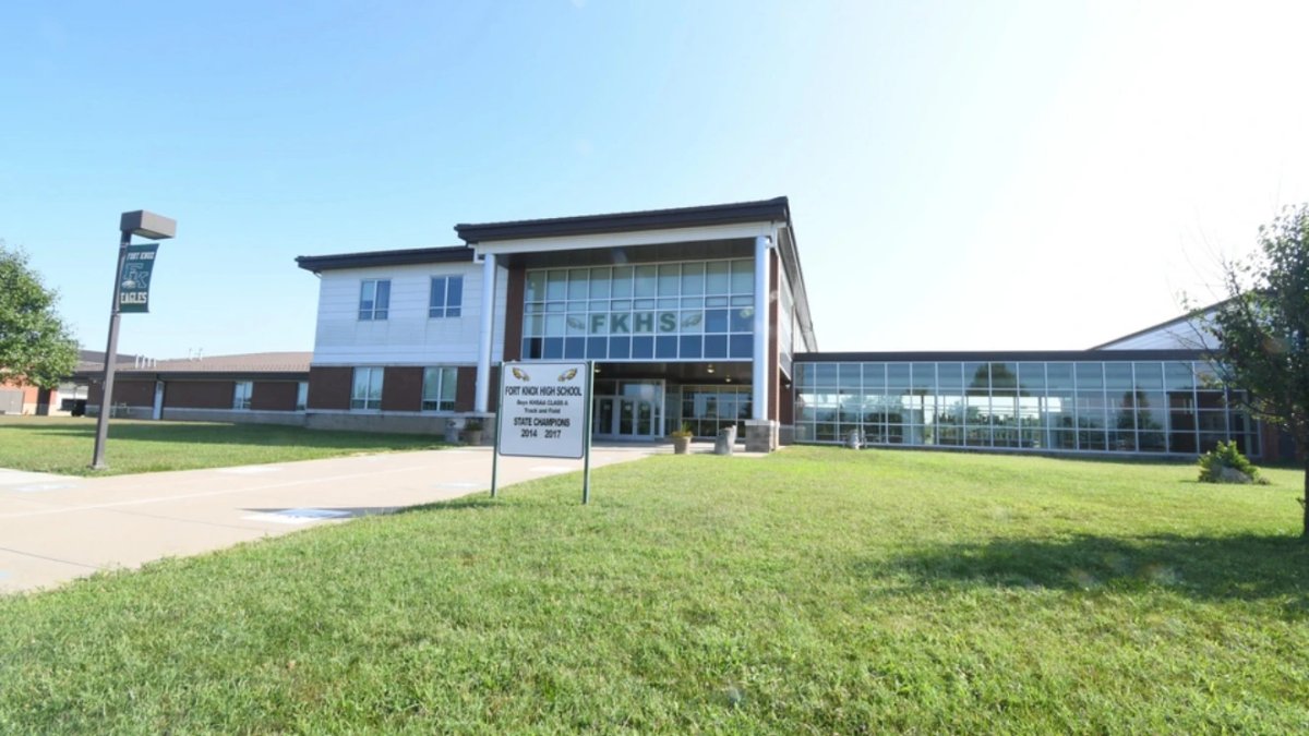 The front of Fort Knox Middle High School.