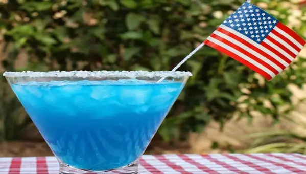 Five Simple 4th of July Drinks You and Your Party Will Love
