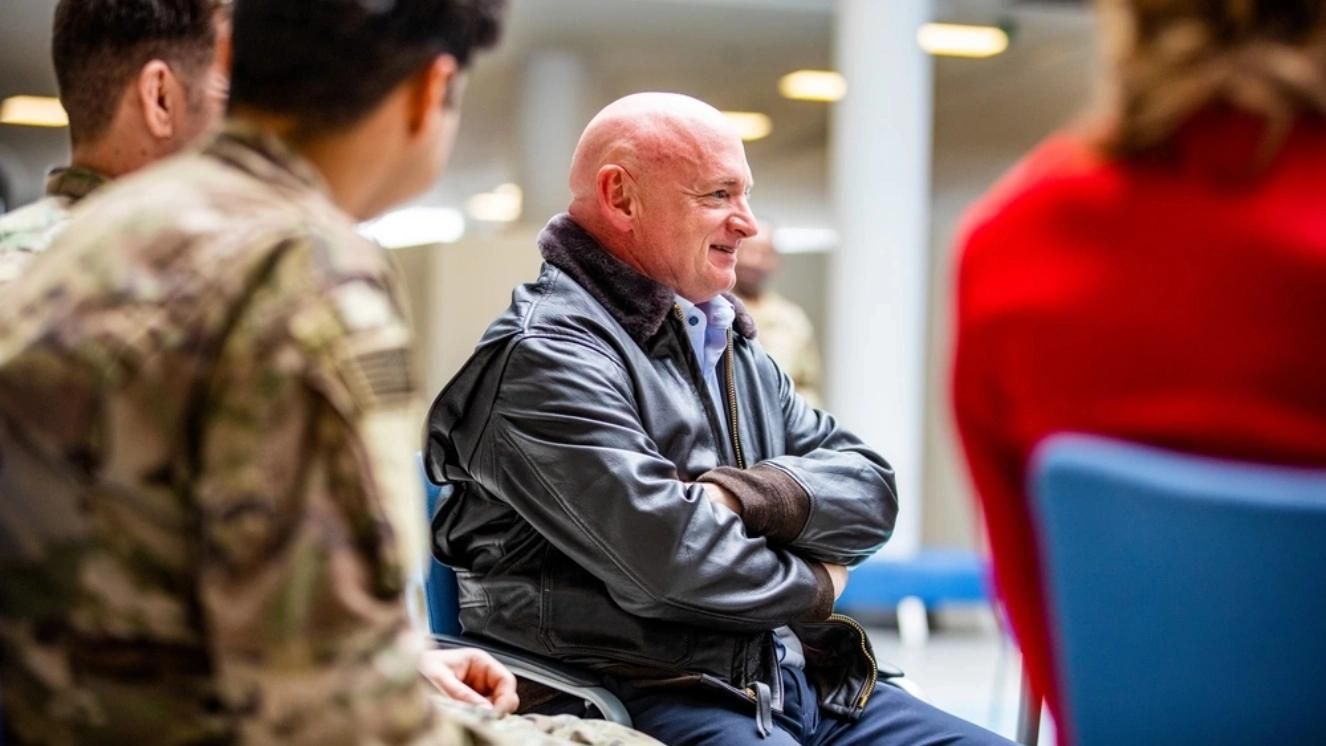 Did Mark Kelly Serve in the Military?