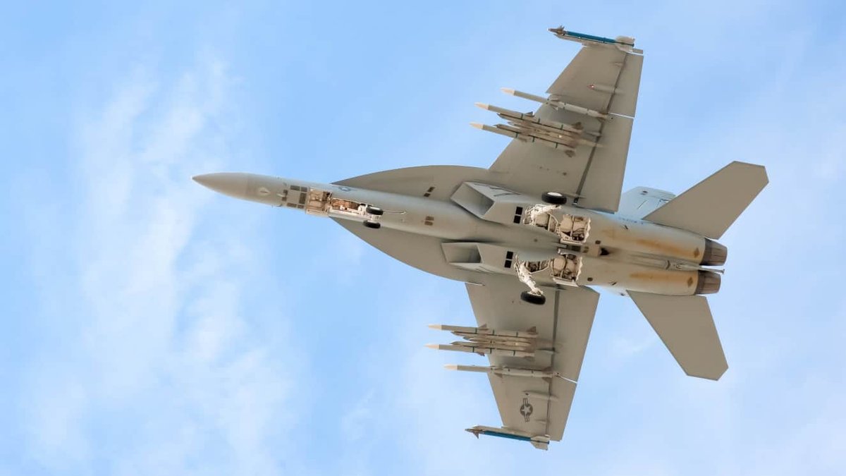Complete Guide to the F-18 Super Hornet: Stats, Top Speed, And More