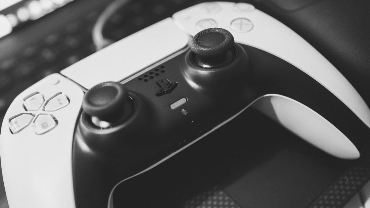 5 Video Game Controllers Veterans Must Have in 2024