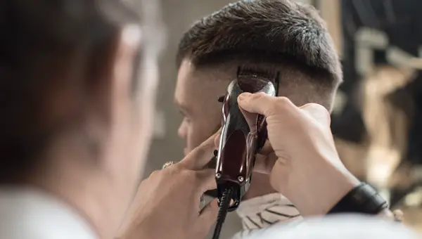 Military Hairstyles: Evolution from WWII Buzz Cuts to Modern Fades