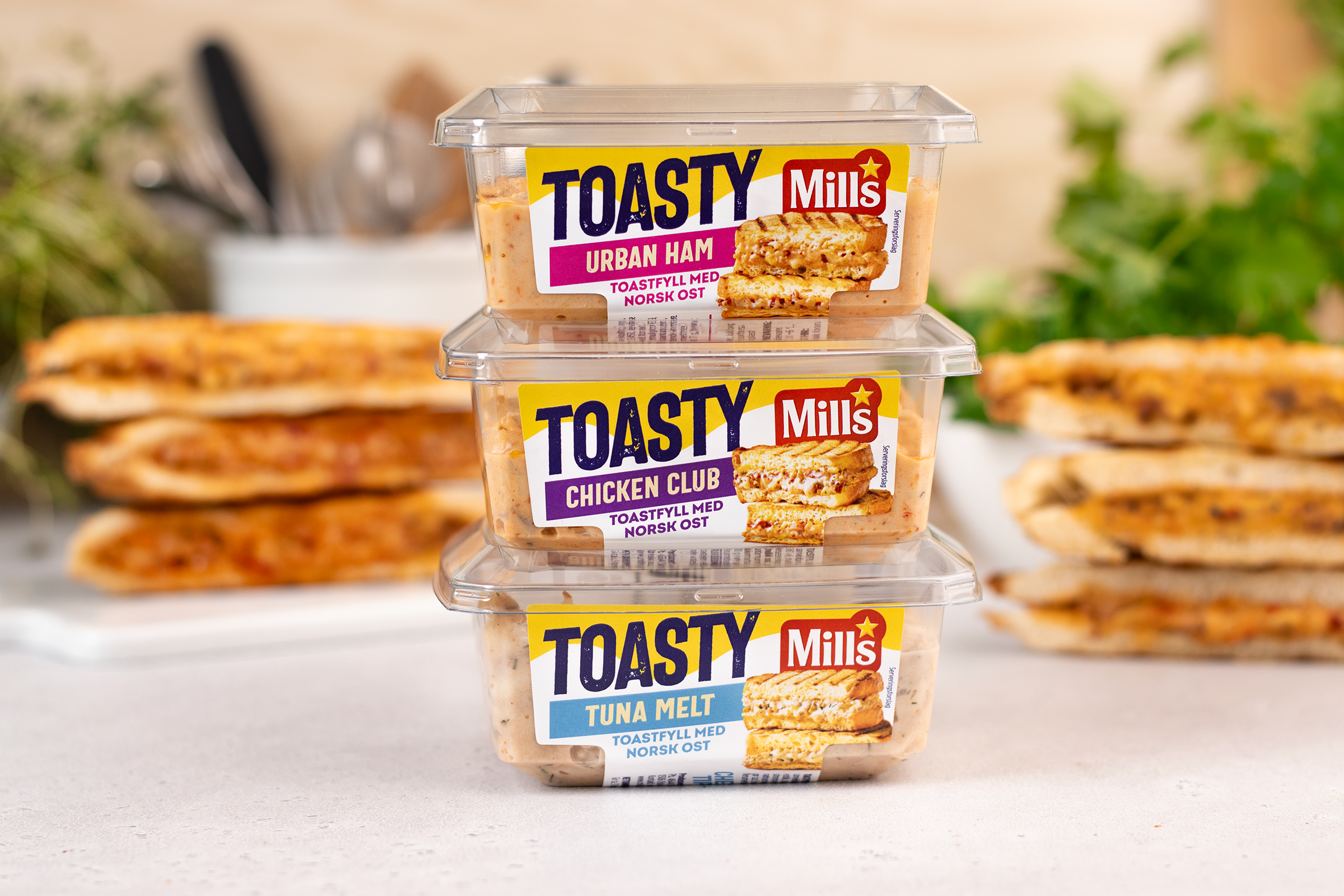 På bildet syns varer fra Mills, Toasty