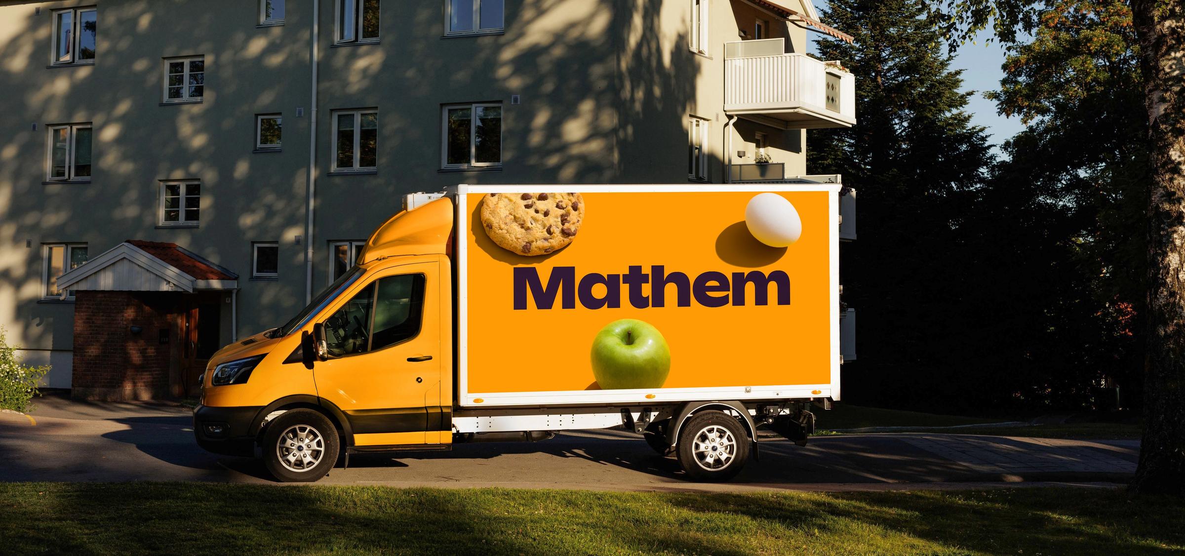 På bilden syns en Mathem-van stå parkerad.