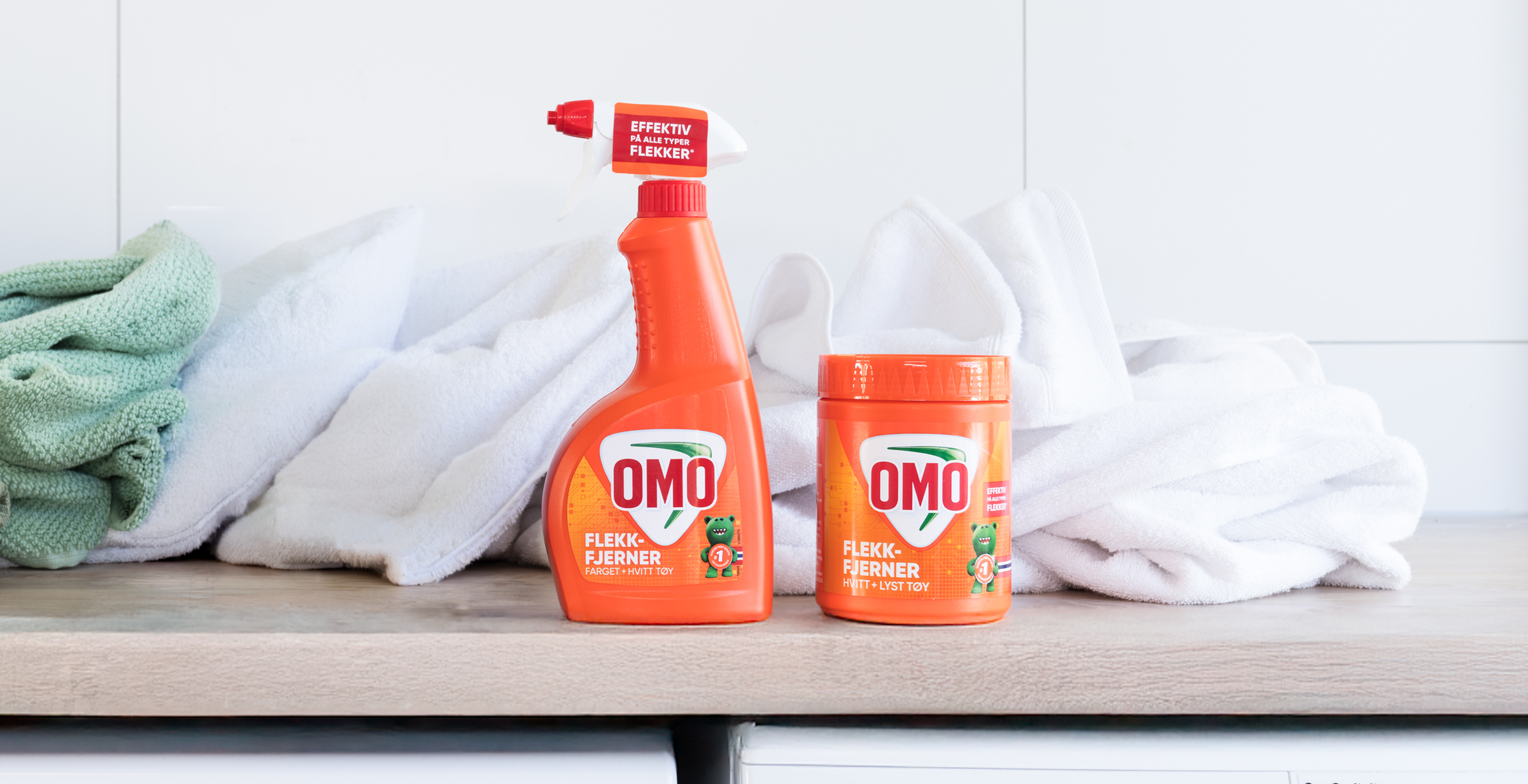 På bildet ser man to produkter fra OMO