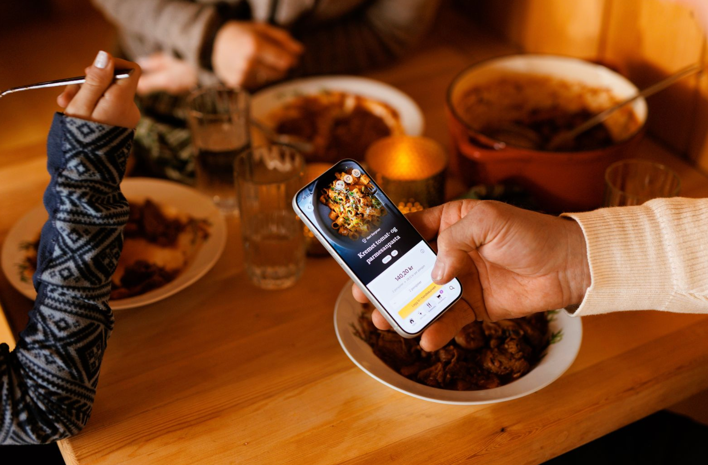 Ser på oppskrifter på Oda på mobilen 