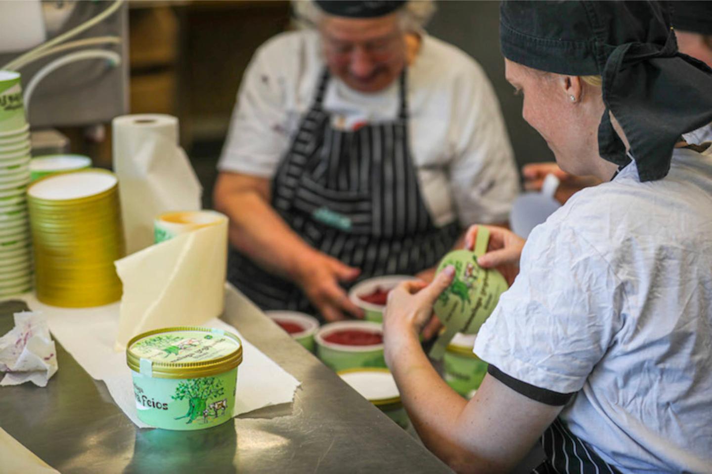 Produkter fra Alm gård finner du på oda.no