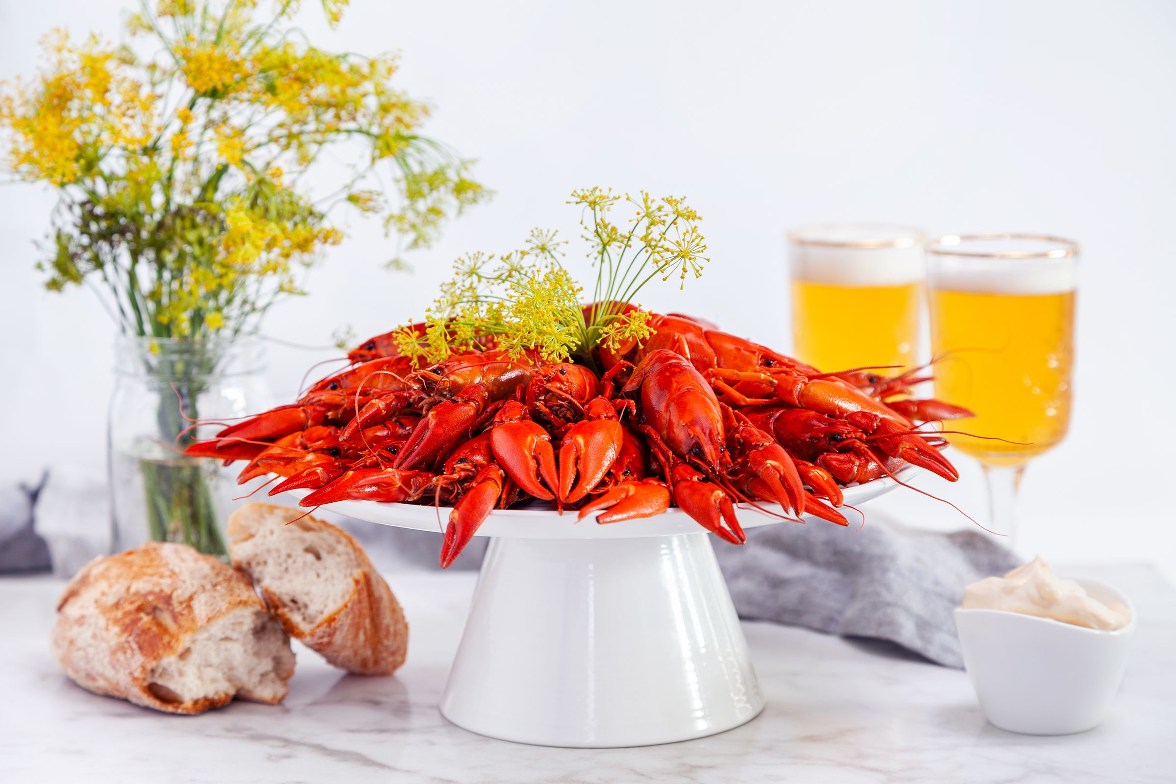 Koka kräftor till kräftskivan