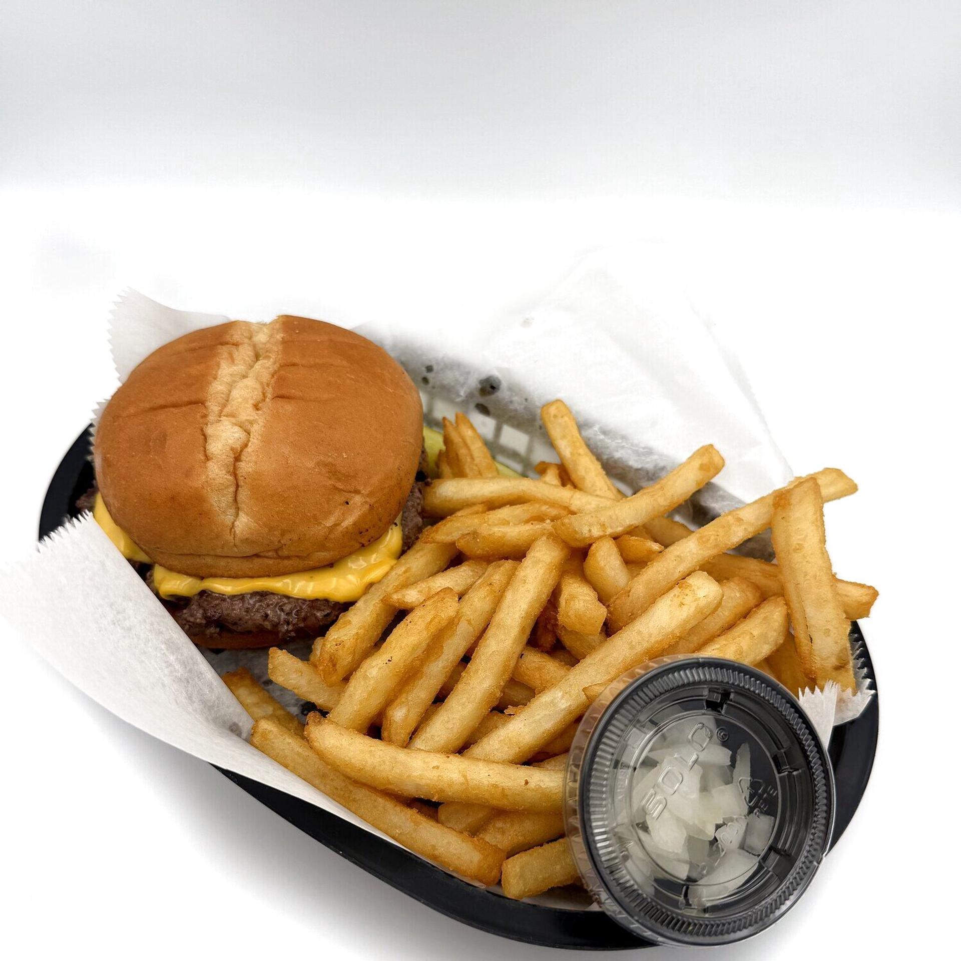 Traditional Burger at Andy's Pub