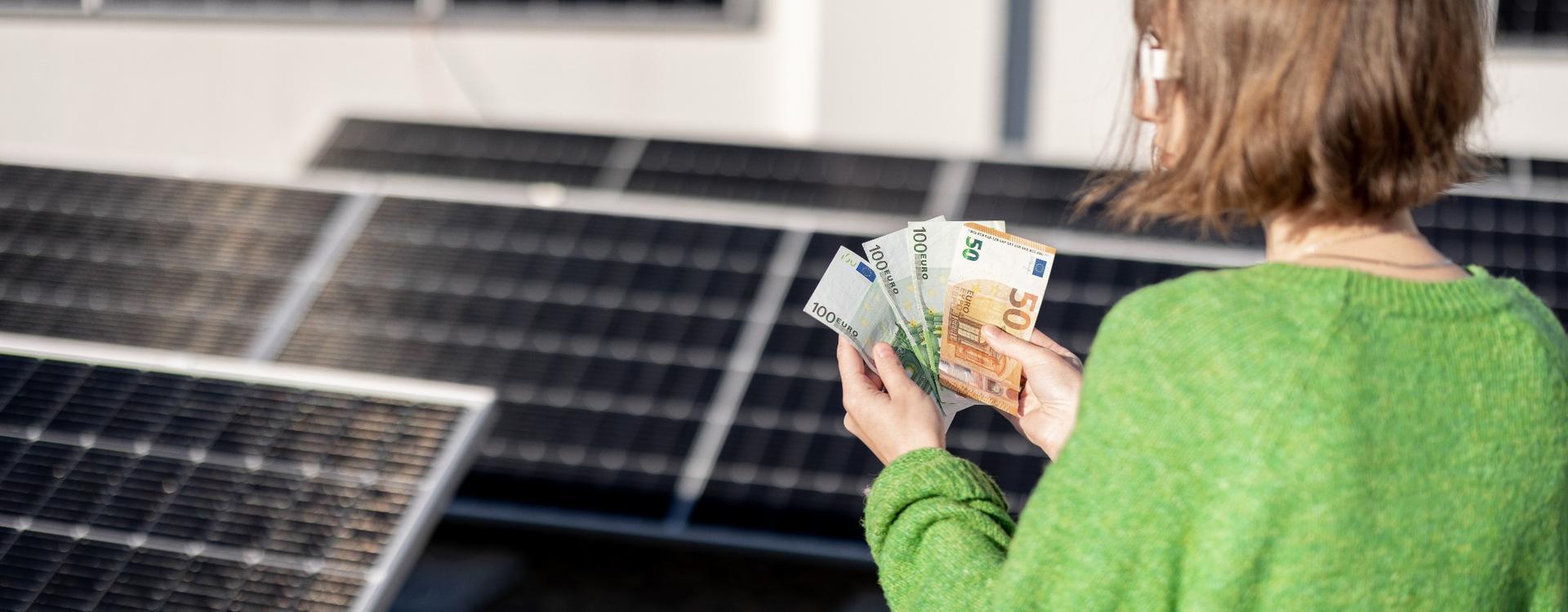 Photovoltaik-Förderung 2026: Zuschüsse, Steuer & Einspeisevergütung im Überblick