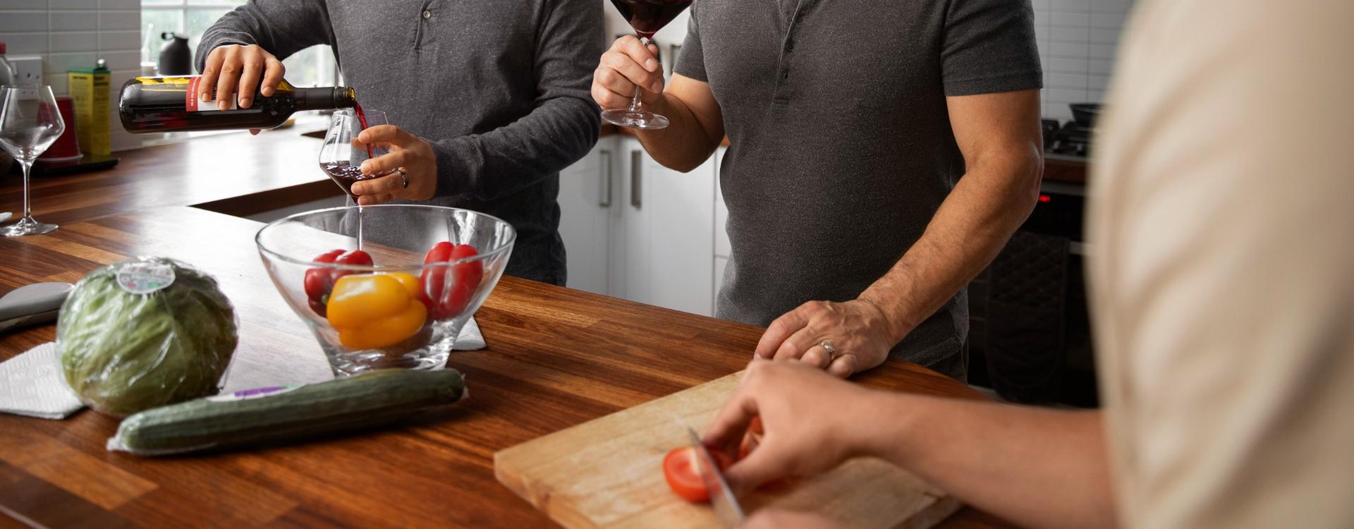 paar-beim-kochen-ernährungsberatung-kosten