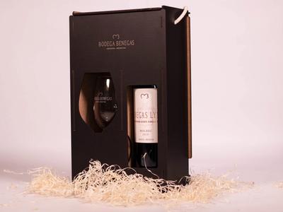 Estuche de Vino con Copa BENEGAS