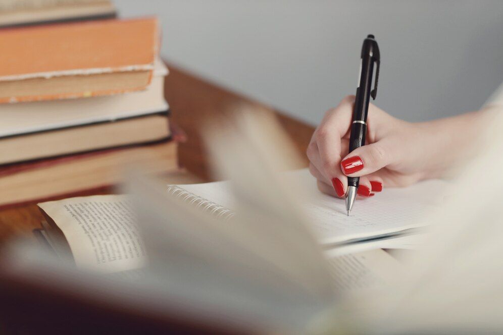 Shaherazad Shelves Writer