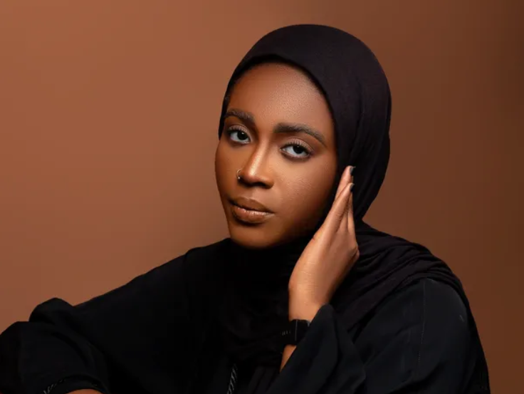 Shaherazad Shelves Author