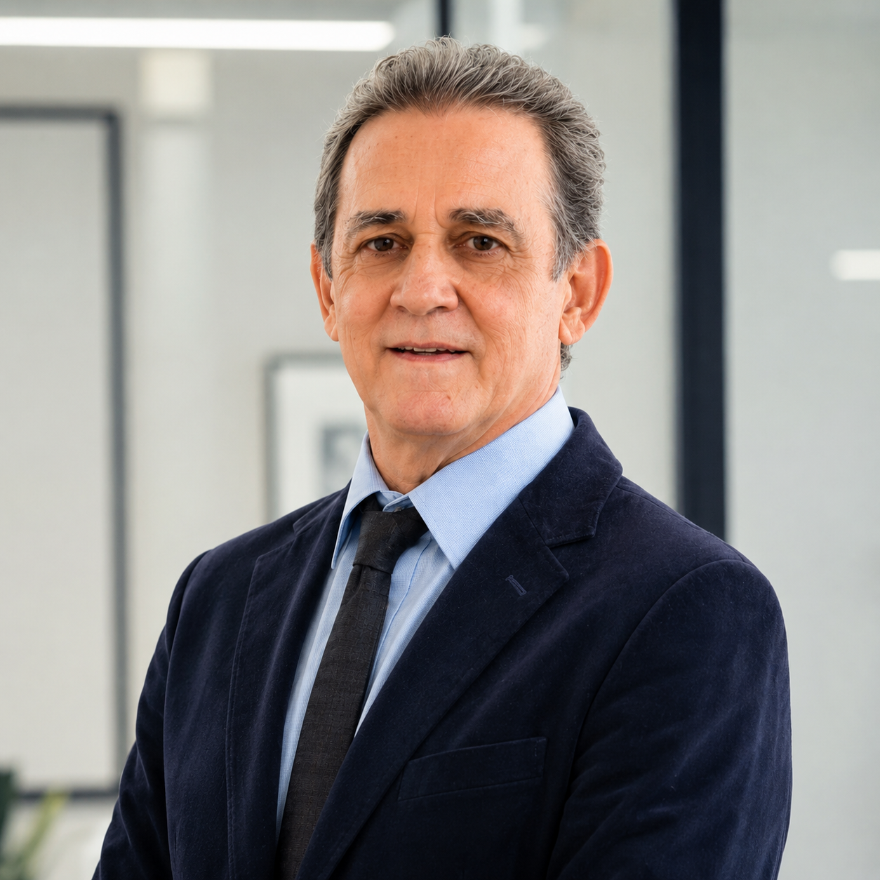 Photo of Dr. Carlos Alberto Isaza Mejía