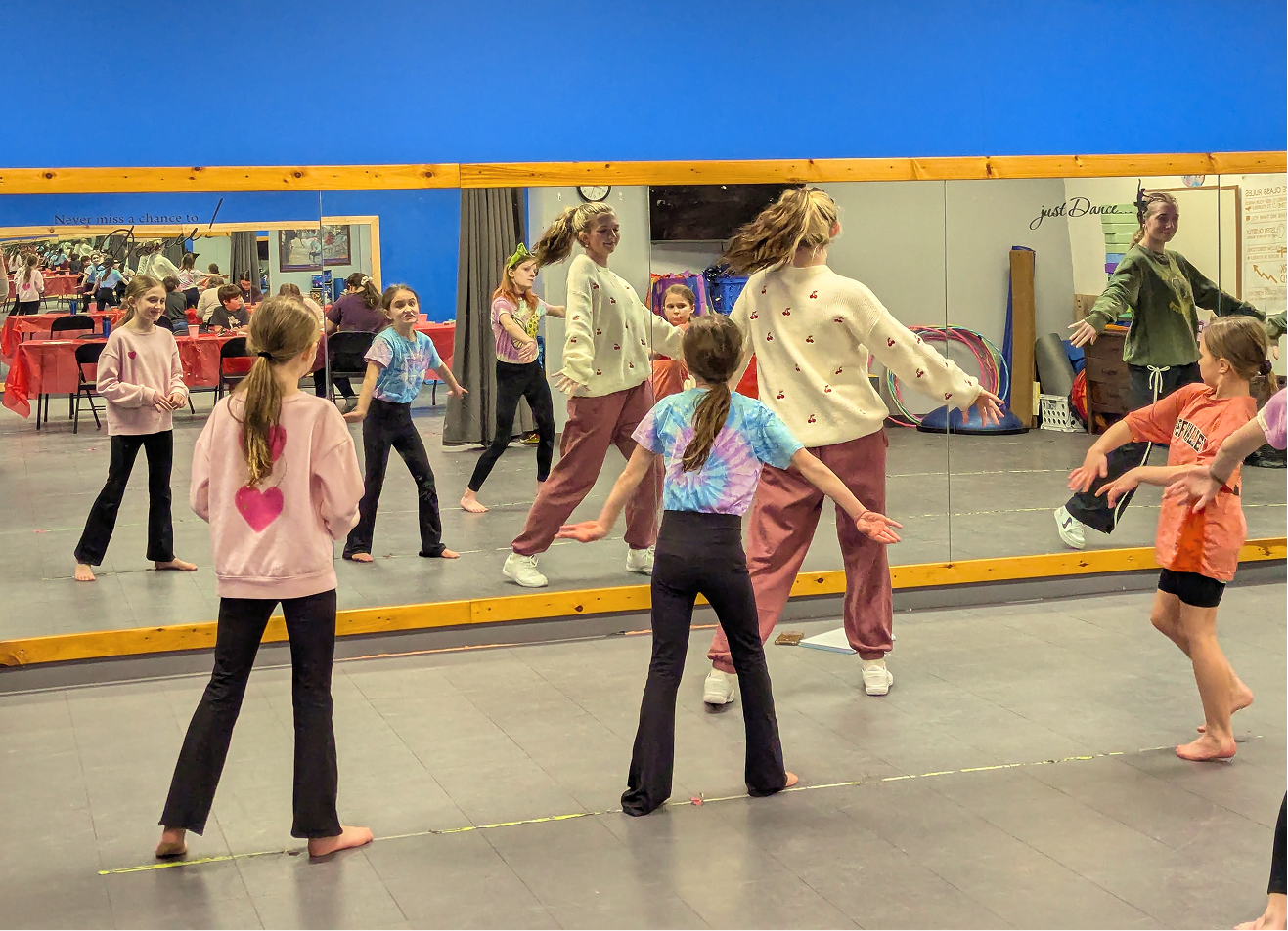 Elementary school dance classes and lessons at Ovation School of Dance