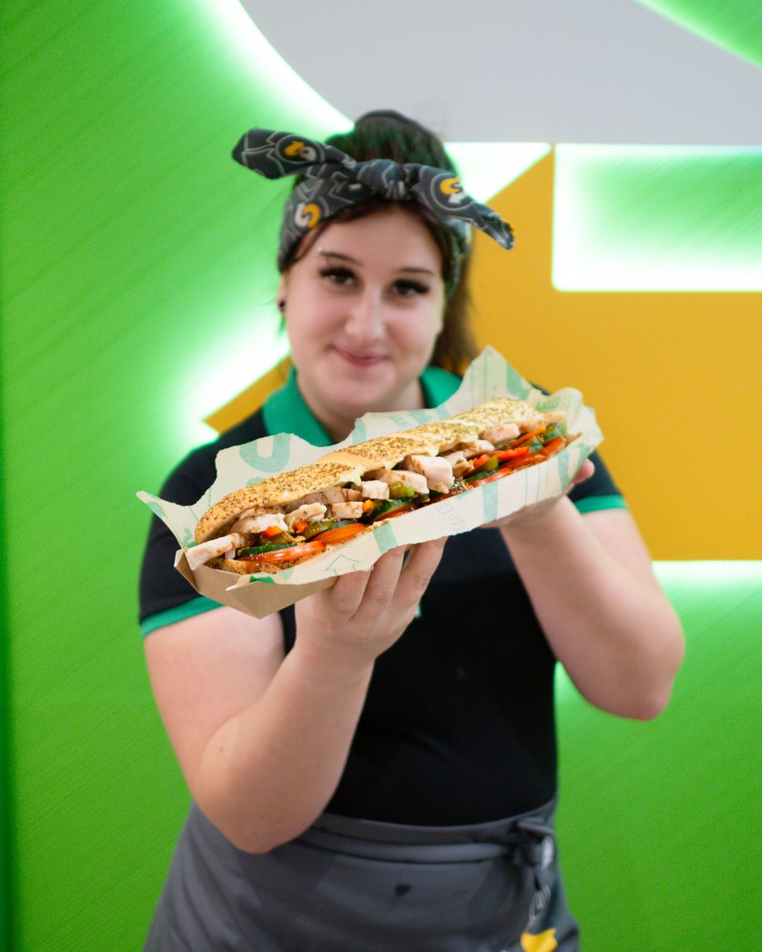 Sandwichkunstner med kyllingestrimler Sub