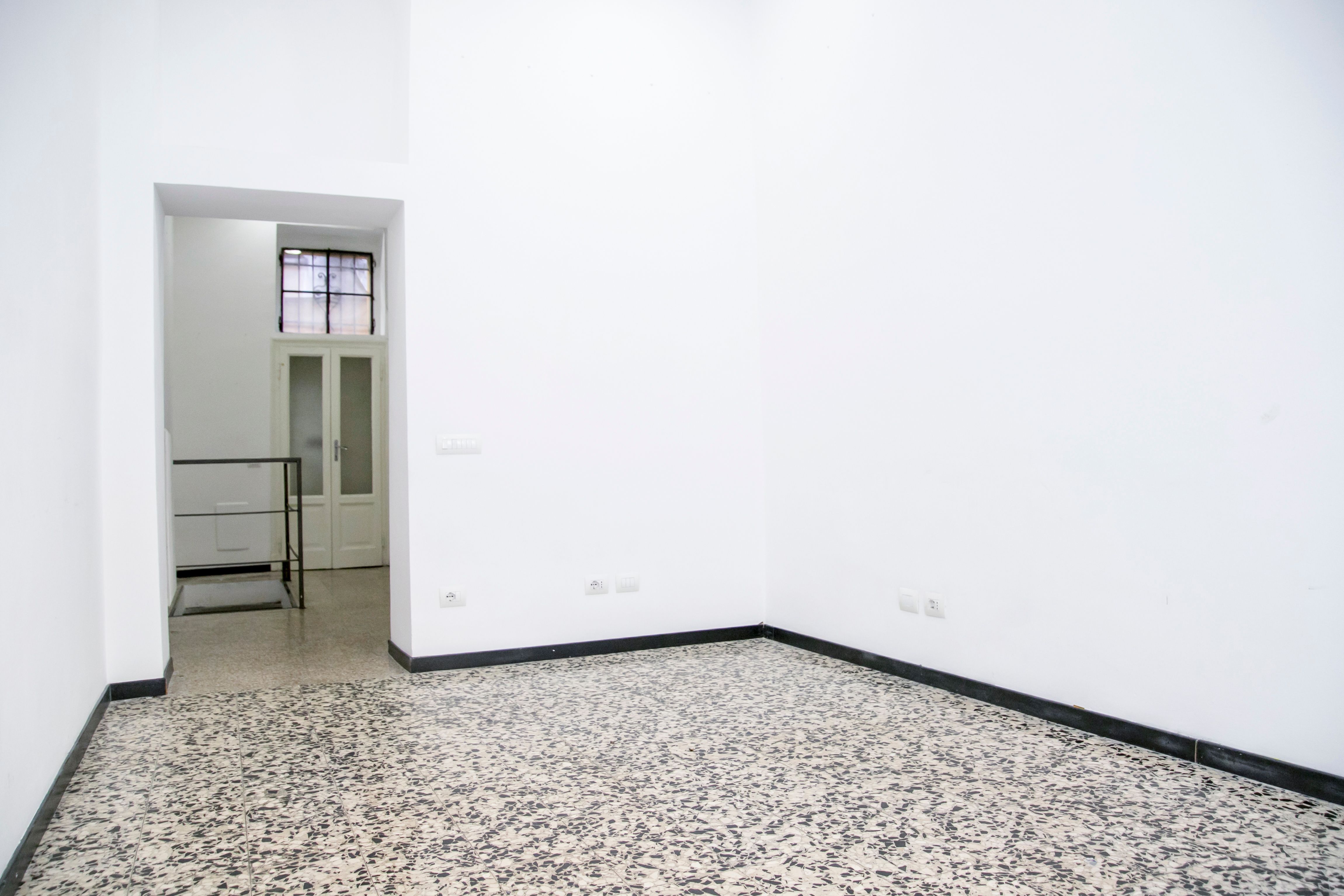 Mina main room