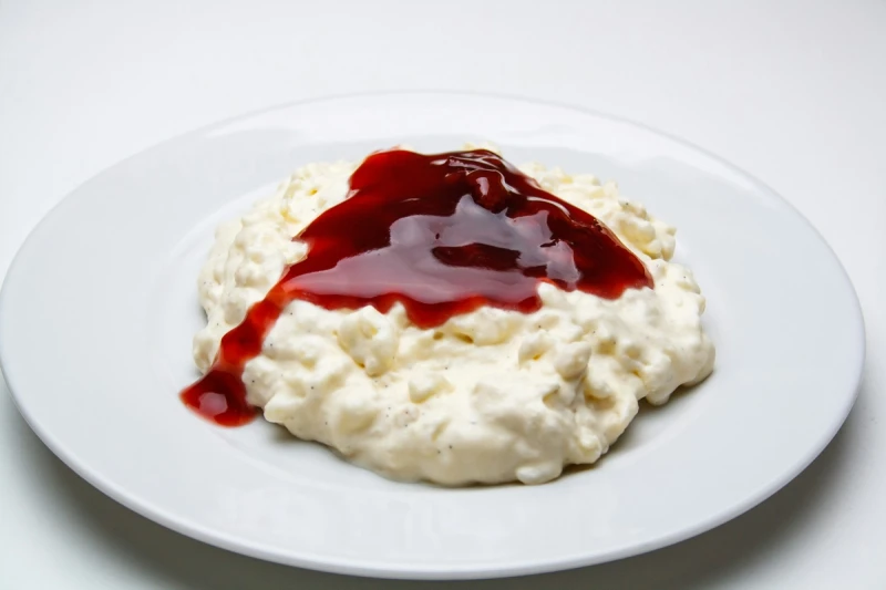 Risalamande med bringebærsauce