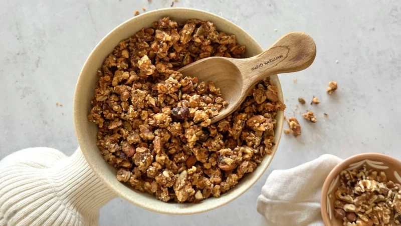 Crunchy granola med nødder og frø