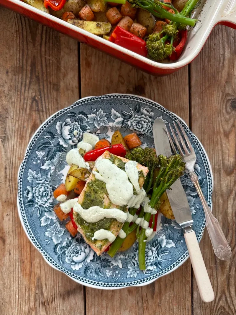 Oven baked salmon, potatoes and vegetables