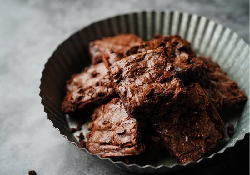 Fudgy brownie med chokolade
