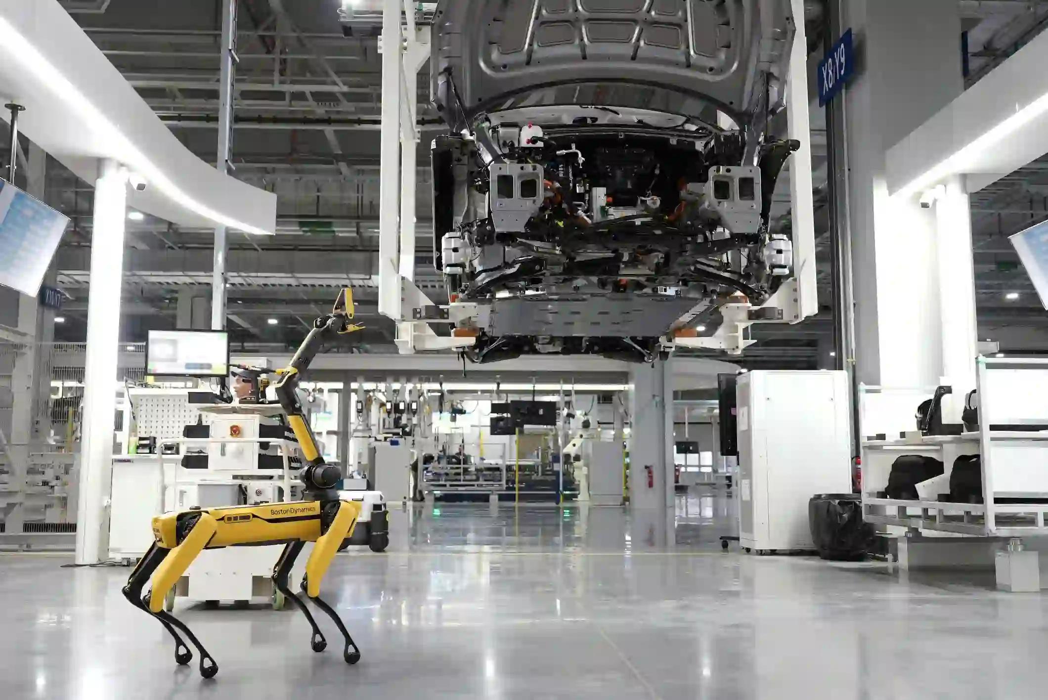 Edge AI and Autonomous IoT Robotics in Smart Infrastructure