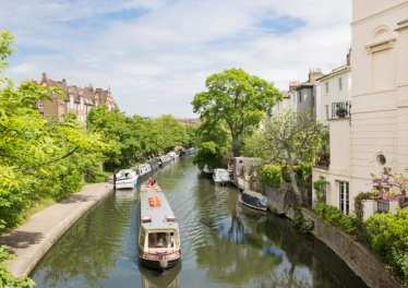 Regents Canal in London in the spring