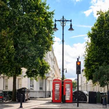 London - Frühling in London - Straßenwinkel - Telefonzelle