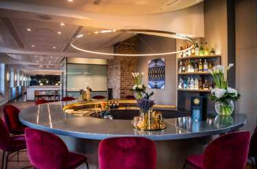 Business Premier Lounge - Cocktail Bar