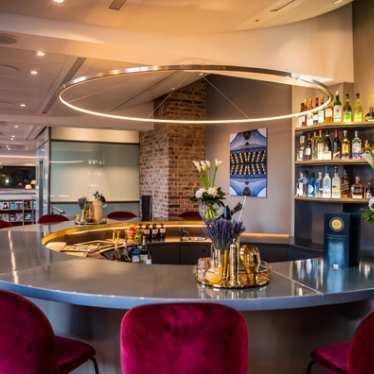 Business Premier Lounge - Cocktail Bar